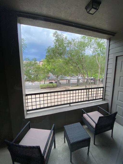 Your Warm Spacious Unit With Pool - Medical Center Houston Esterno foto