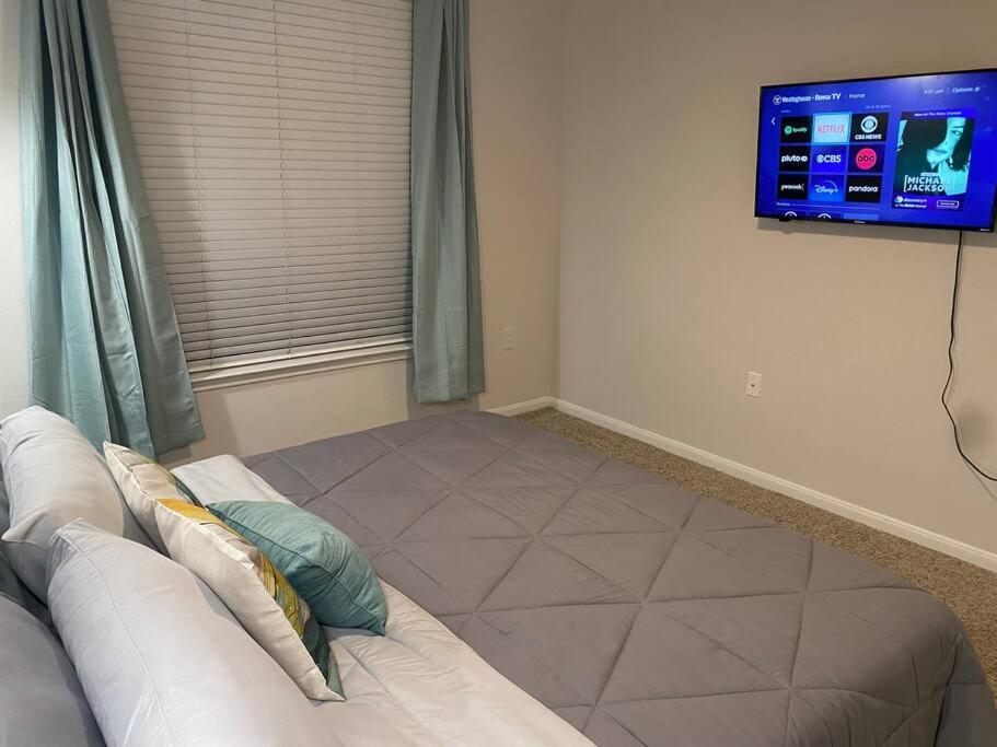 Your Warm Spacious Unit With Pool - Medical Center Houston Esterno foto