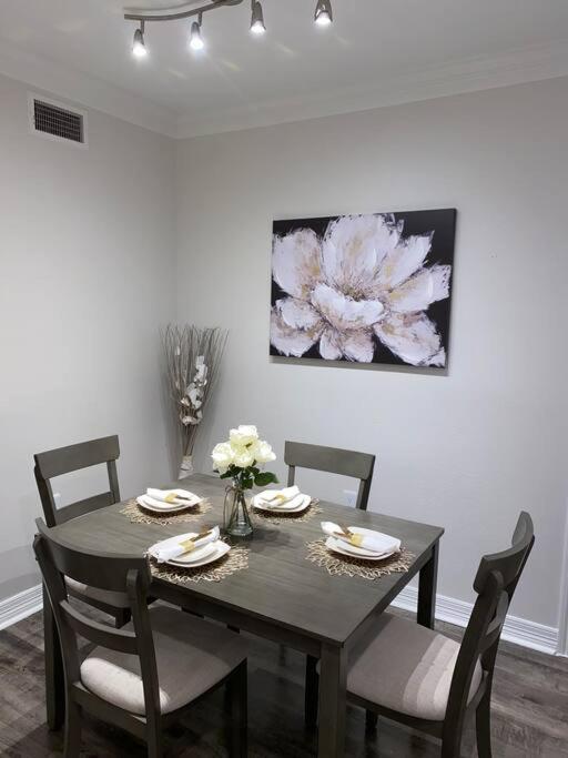Your Warm Spacious Unit With Pool - Medical Center Houston Esterno foto