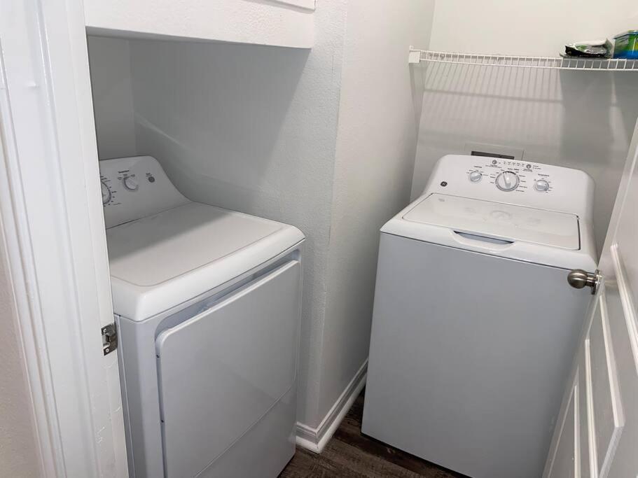 Your Warm Spacious Unit With Pool - Medical Center Houston Esterno foto