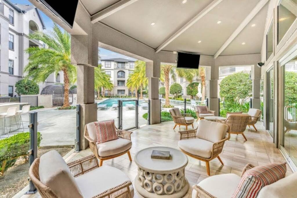 Your Warm Spacious Unit With Pool - Medical Center Houston Esterno foto