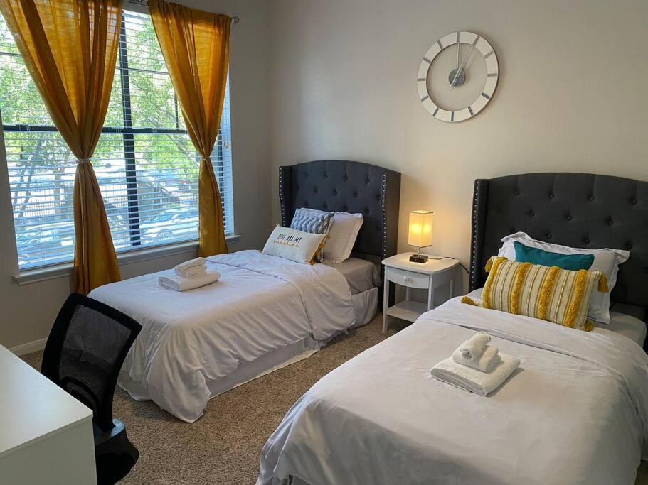 Your Warm Spacious Unit With Pool - Medical Center Houston Esterno foto